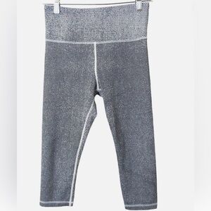 ZYIA Black & White Cropped Capri Workout Leggings.